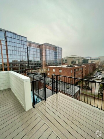Building Photo - 1110 6th St NW