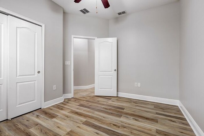 Building Photo - Experience Resort Living in Grand Hampton!