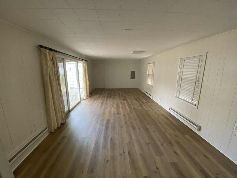 Building Photo - 2629 Dodge Ave