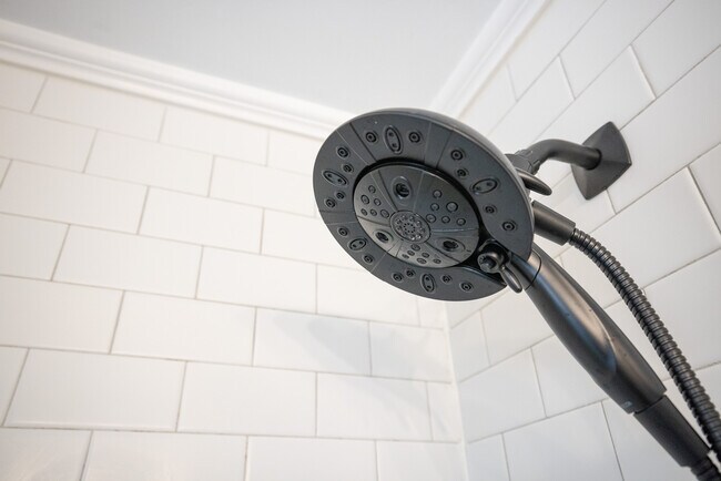 Building Photo - 1210 Mowbray Pl