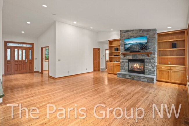 Building Photo - Gorgeous 3,400sf Golf Course Craftsman on ...