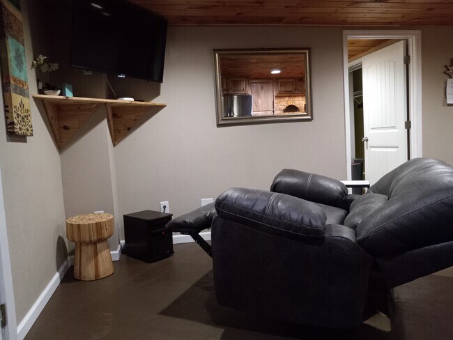 Building Photo - 487 Kentucky Ave