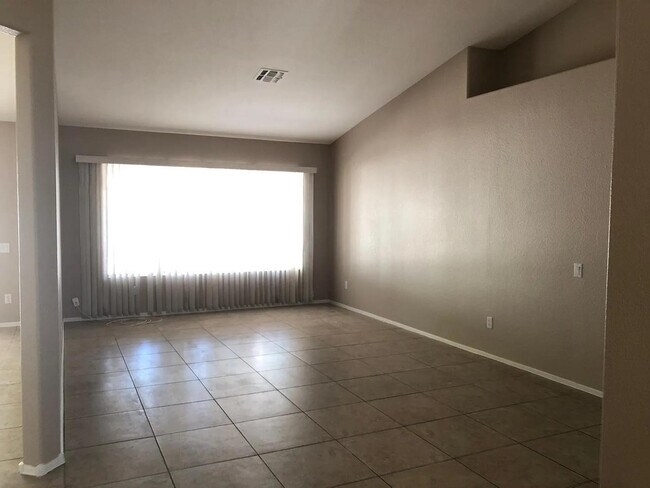 Building Photo - 20621 N 63rd Dr