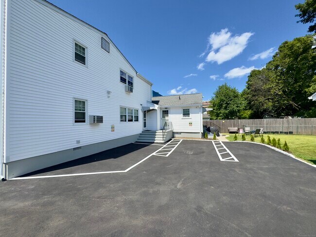 Building Photo - 46 Houston Terrace