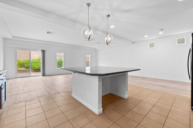 Building Photo - Stunning 4 Bedroom Home in South Las Vegas Area