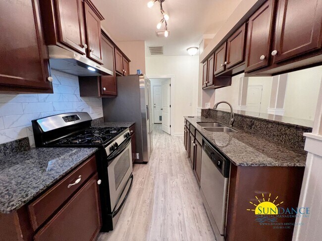 Building Photo - Walsh Glen Estates Crestview Home, call to...