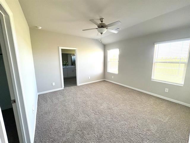 Building Photo - 608 Easthill Dr