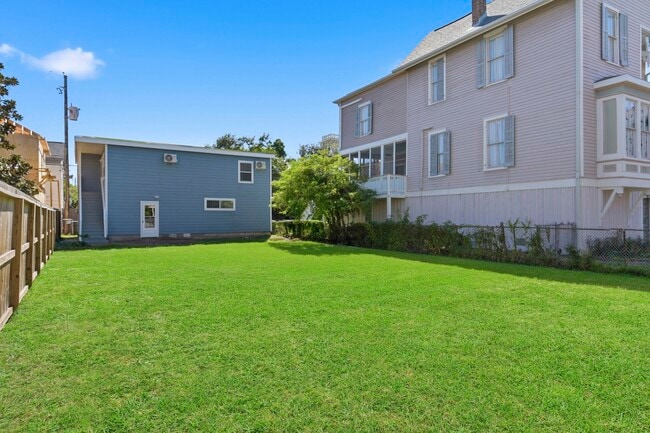 Building Photo - 1415 Avenue H