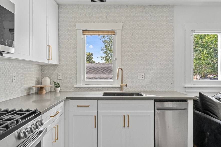 Building Photo - 428 S 400 W