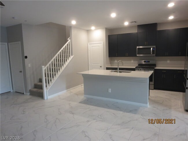 Building Photo - 3528 Punta Tersiva Ln