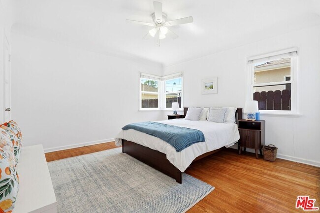 Building Photo - 3208 W 81st St