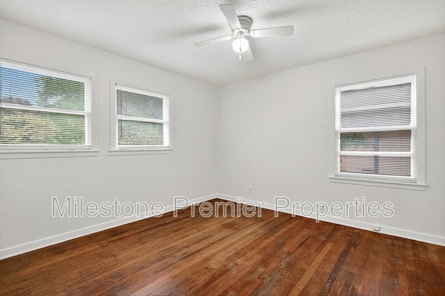 Building Photo - 1112 Redbud Rd