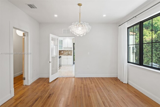 Building Photo - 415 Aledo Ave