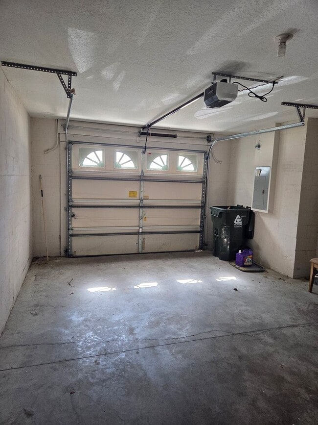 Building Photo - 2/2 Villa in Clermont