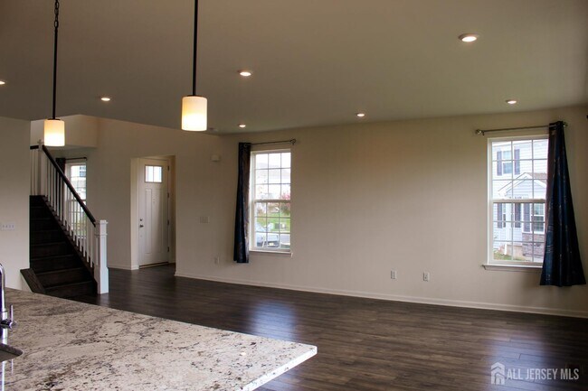 Building Photo - 601 Charleston Dr