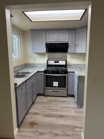 Building Photo - 2472 New Ave