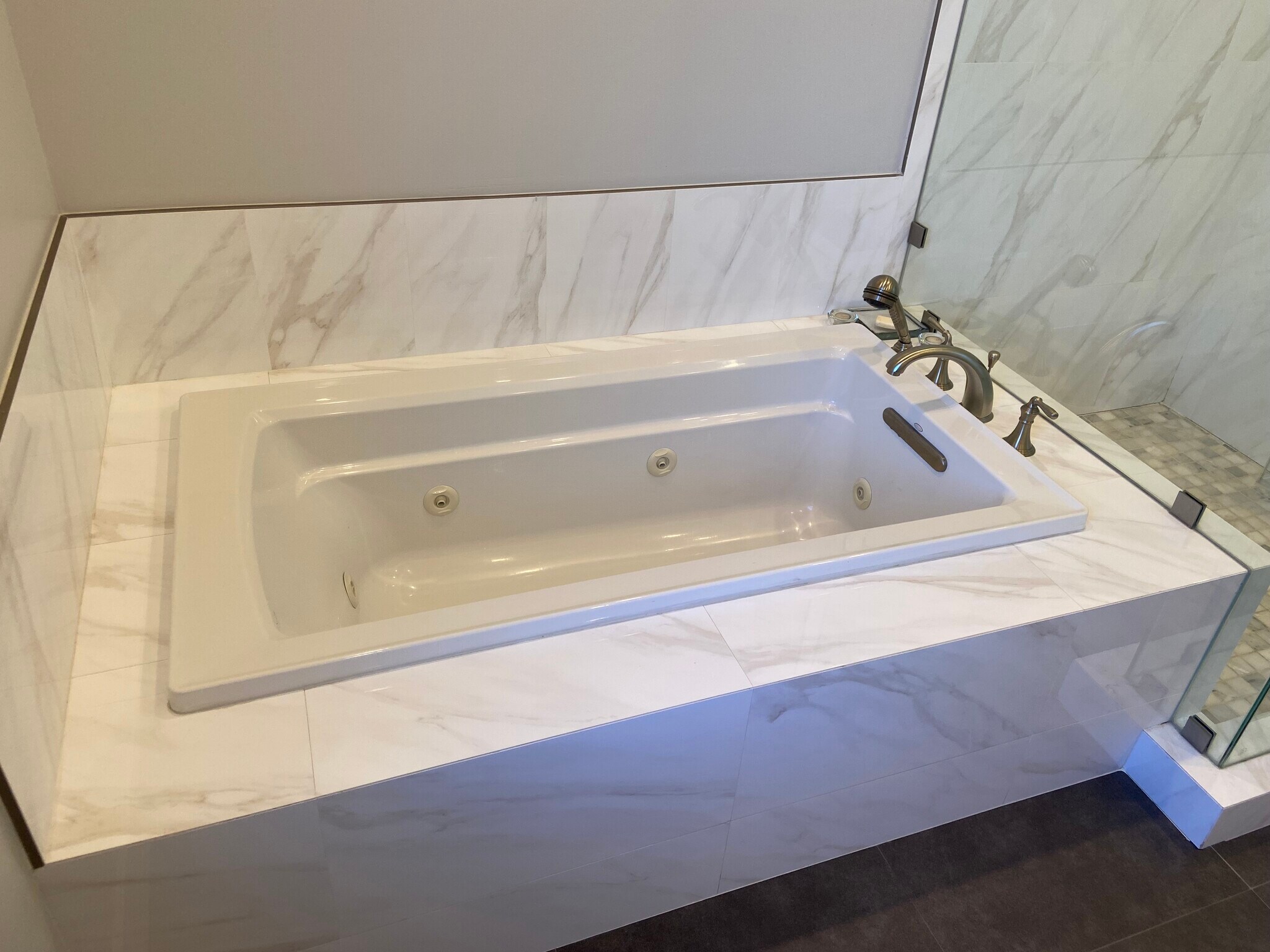 Building Photo - 4470 Stansbury Ave