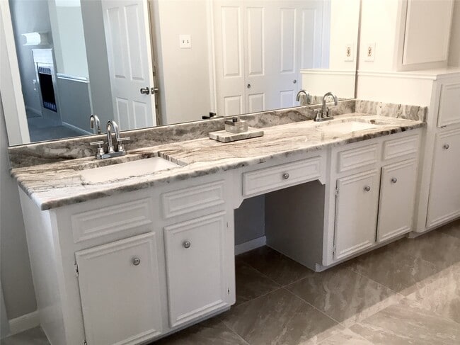 Building Photo - 5515 Strack Rd