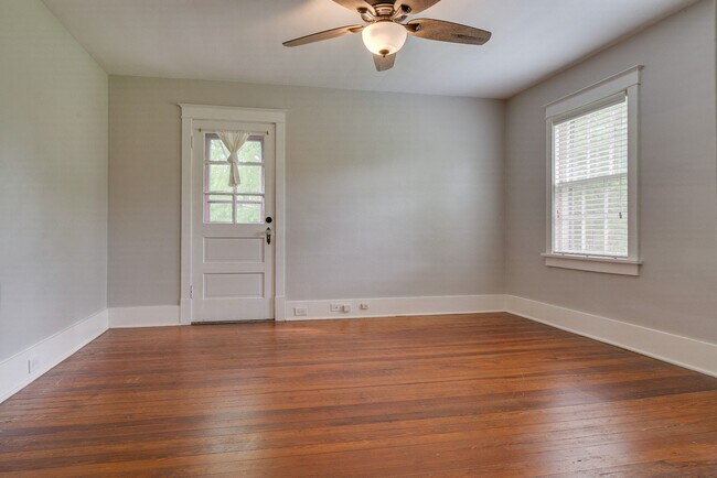 Building Photo - 946 Caldwell Ln