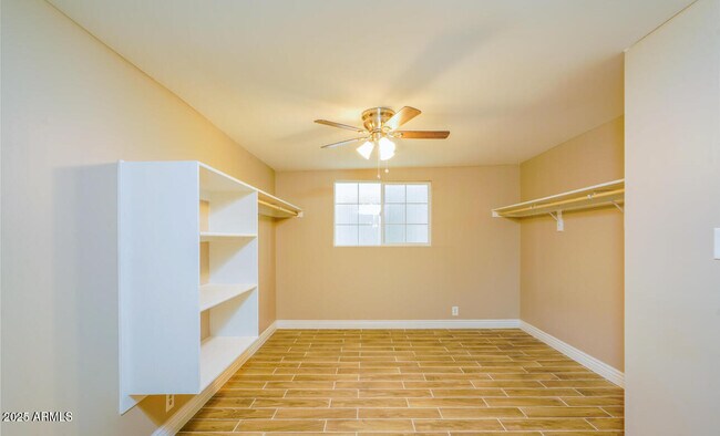 Building Photo - 4236 N 50th Dr