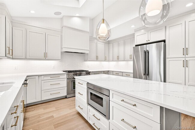 Building Photo - 306 Hunter St