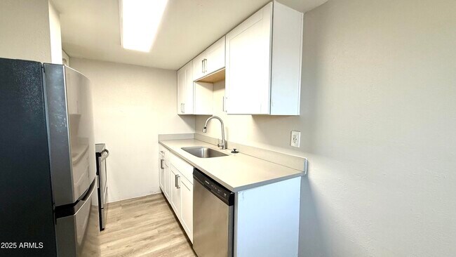 Building Photo - 44 E Roanoke Ave