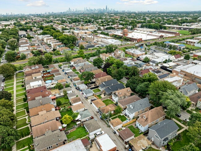 Building Photo - 4630 W Montana St