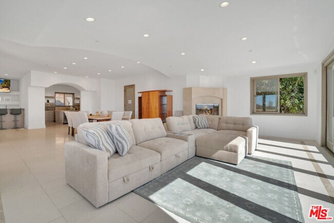 Building Photo - 31739 Pacific Coast Hwy