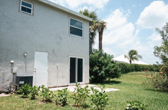 Building Photo - 646 Eldorado St