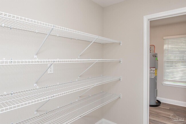 Building Photo - 8570 Stockdale Ave