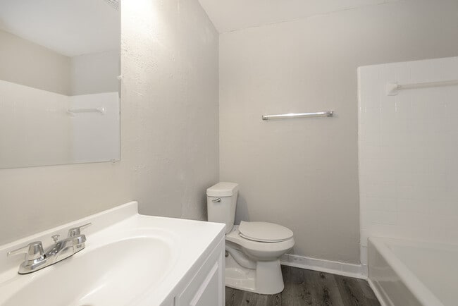 Building Photo - 1621 Sonia Dr