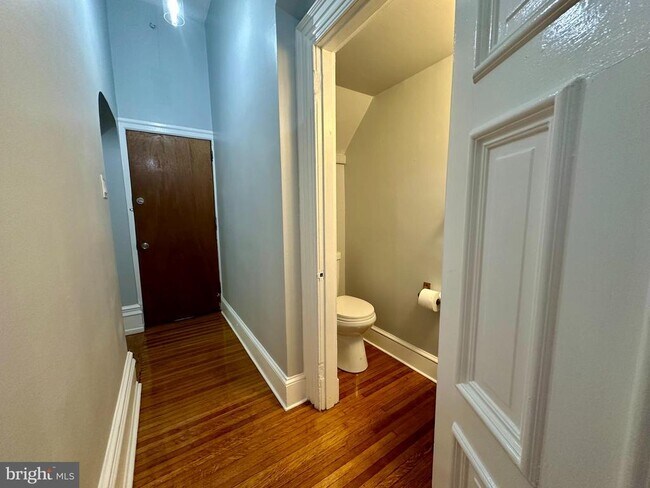 Building Photo - 146 Sumac St