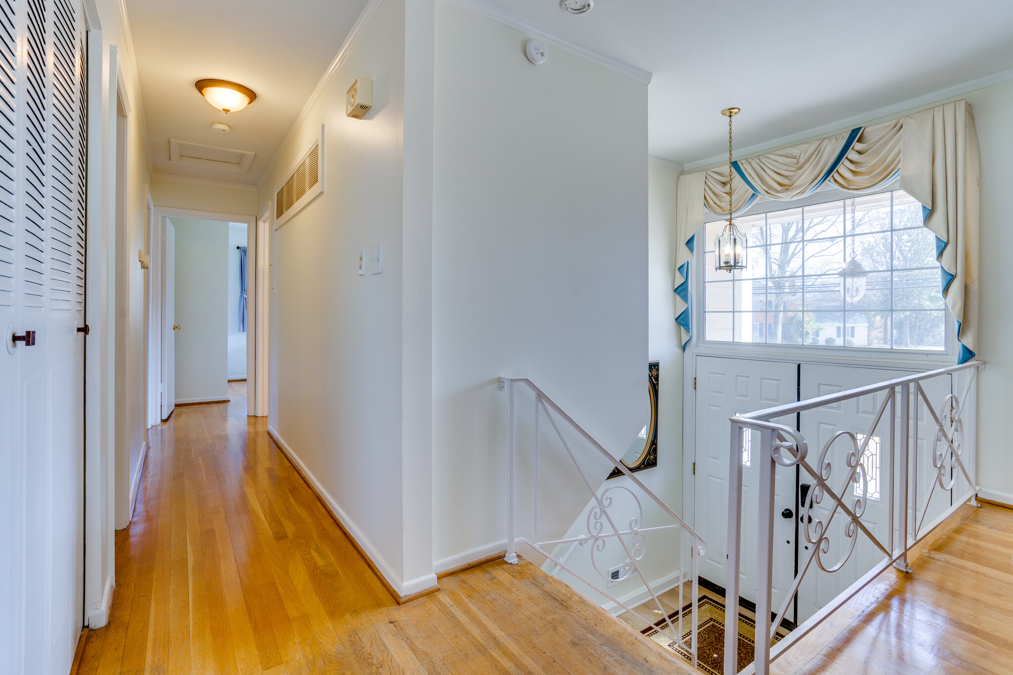 Foyer - 9215 Cherrytree Dr