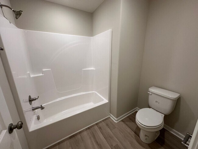 Building Photo - BRAND NEW 4 Bed 3 Bath Townhome Near The H...