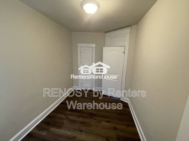 Building Photo - 2855 W Cold Spring Ln