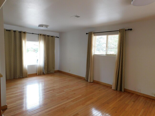 Building Photo - 799 Xenophon St