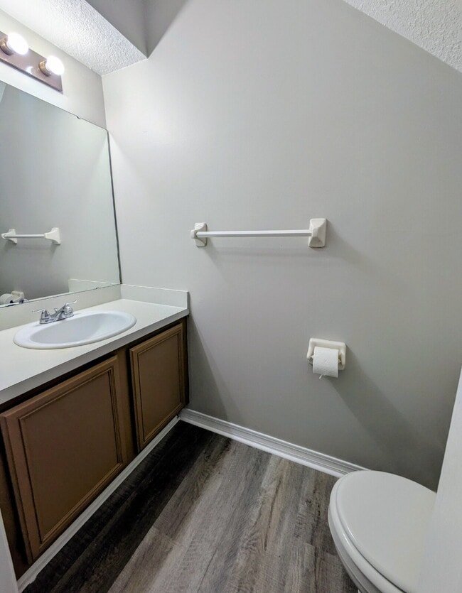 Building Photo - "$300 OFF MOVE-IN SPECIAL! Spacious 3-Bed, 2.5 Bath Townhouse Nestled in the Heart of East Arling...