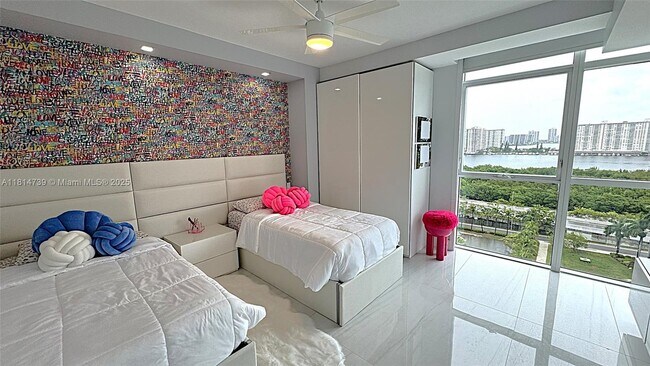 Building Photo - 400 Sunny Isles Blvd