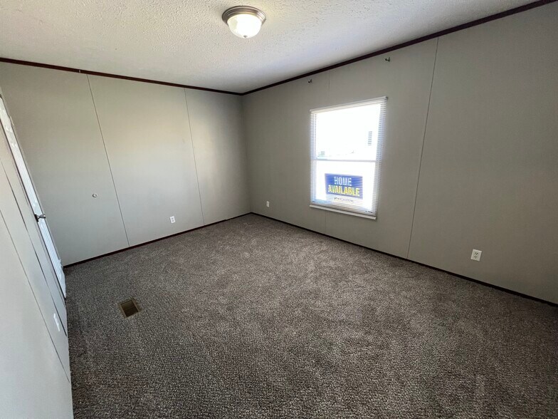 Building Photo - 66 Peach St