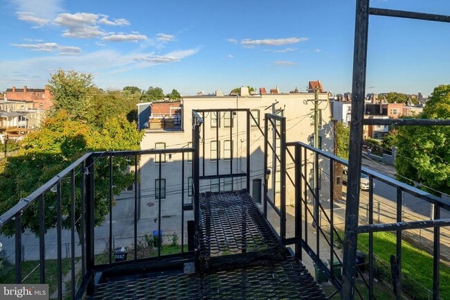 Building Photo - 2207 Callow Ave