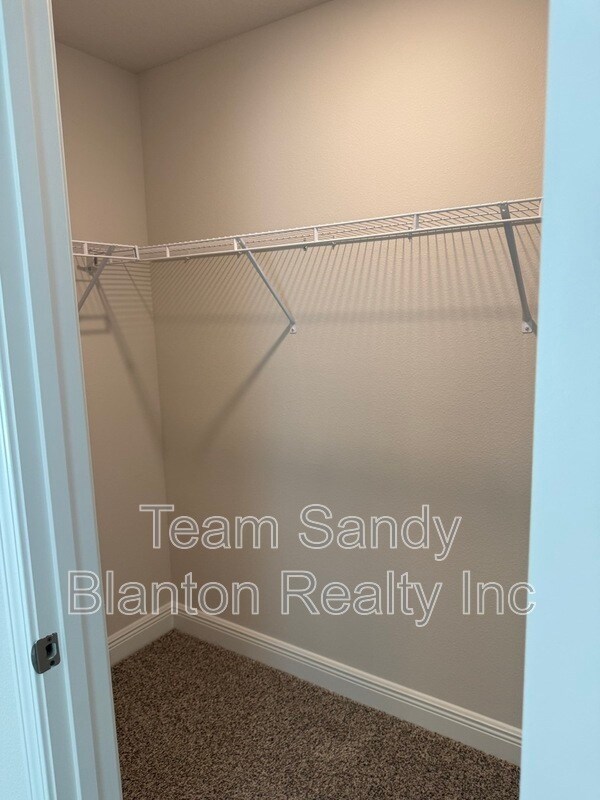 Building Photo - 3984 Pendragon Cir