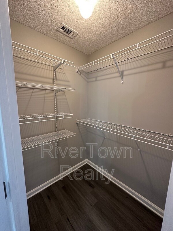 Building Photo - 751 N Sanga Rd