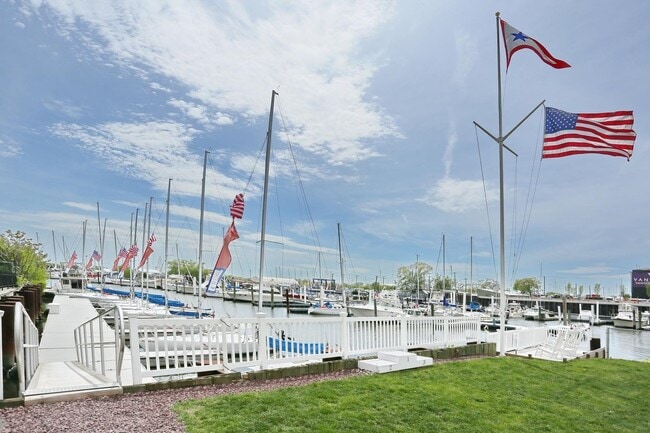 Building Photo - 1 Greene St