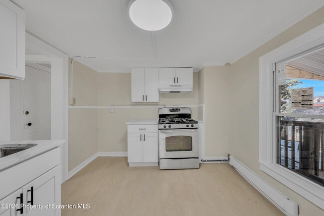 Building Photo - 629 Beech St