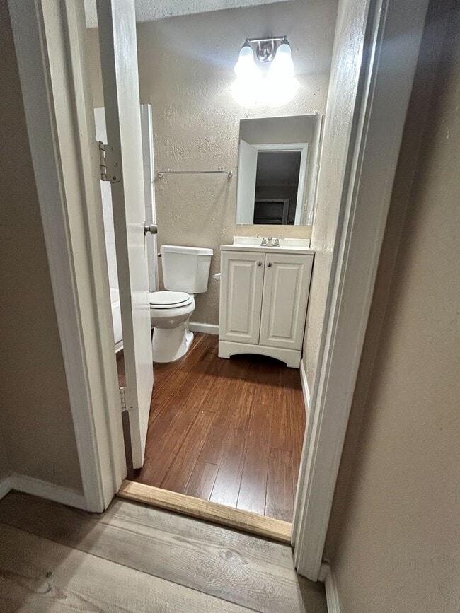 Building Photo - Well-Maintained 3-Bed / 2.5-Bath Home in Central Arlington