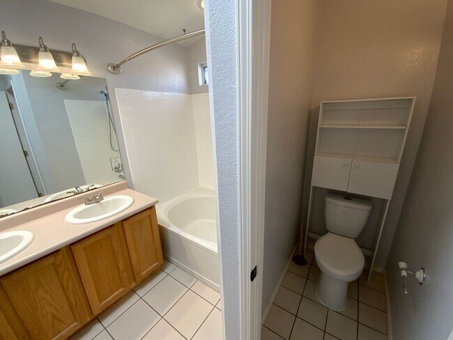 Building Photo - 4 Bedroom Single Story Home Available Near McMahon Blvd NW & Unser Blvd NW!