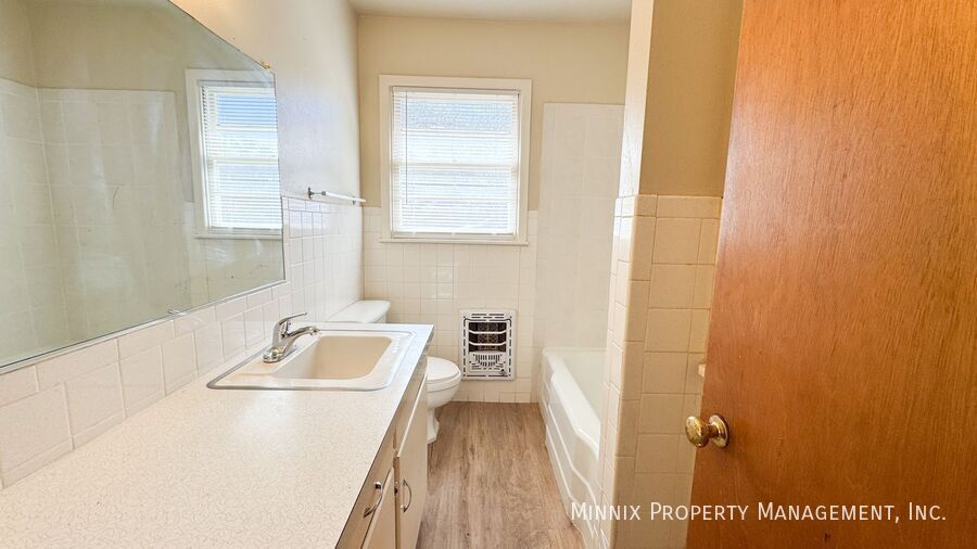 Building Photo - 3034 57th St