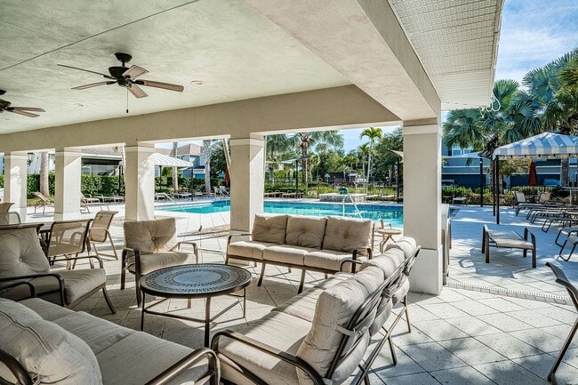 Building Photo - Large 3/3/2 Townhome Carrollwood