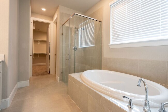Building Photo - 27479 Vivace Dr