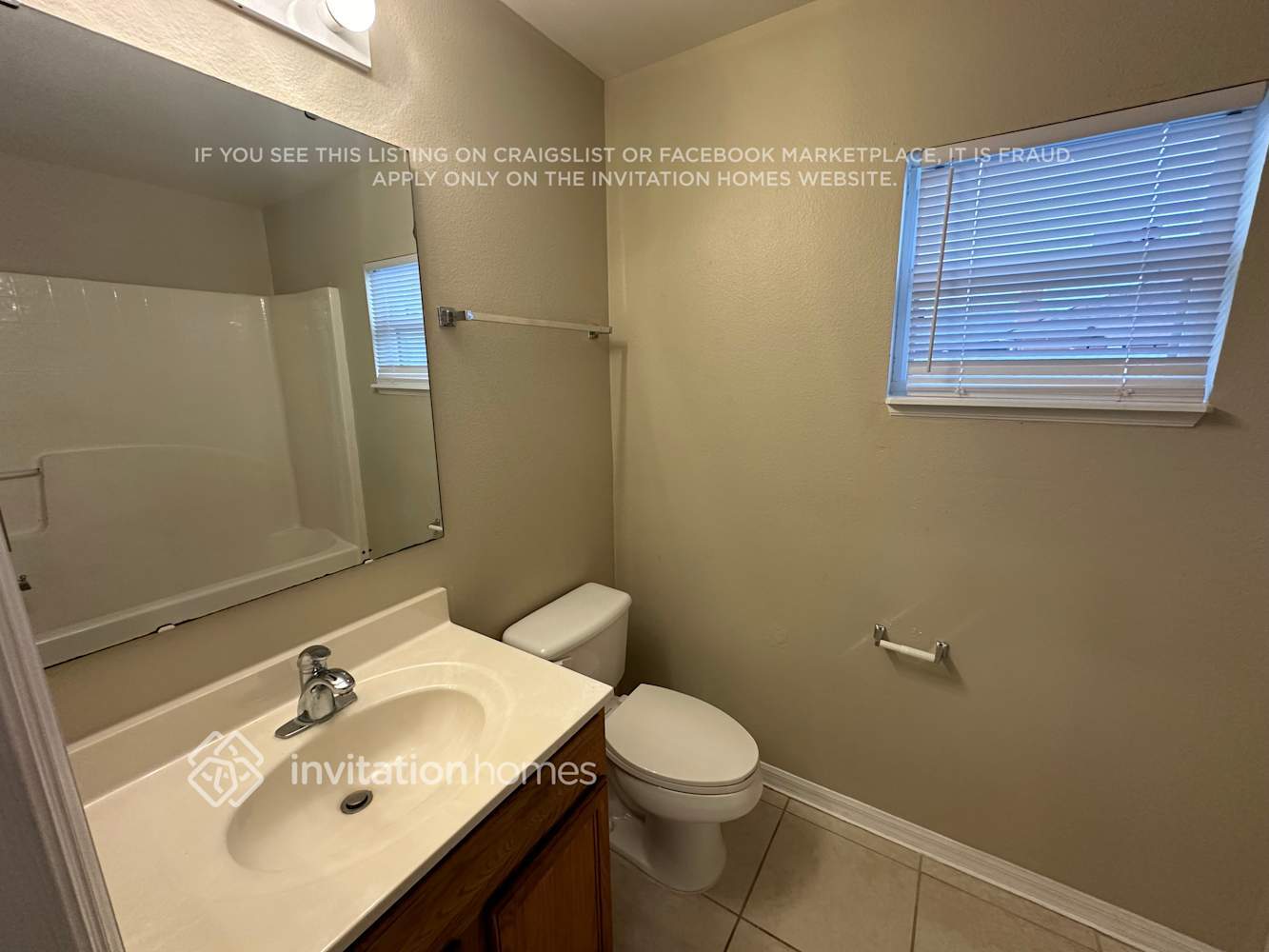 Building Photo - 2165 Clearwater Dr